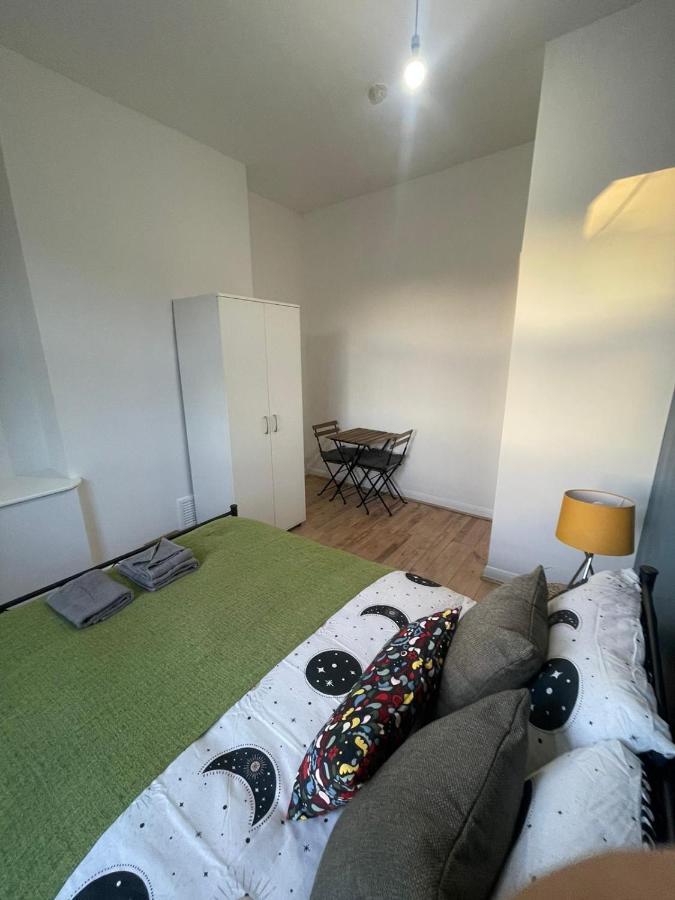 Contemporary Private Rooms Near Central Londra Dış mekan fotoğraf