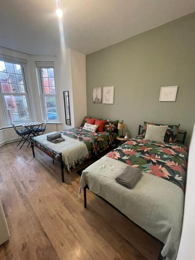 Contemporary Private Rooms Near Central Londra Dış mekan fotoğraf