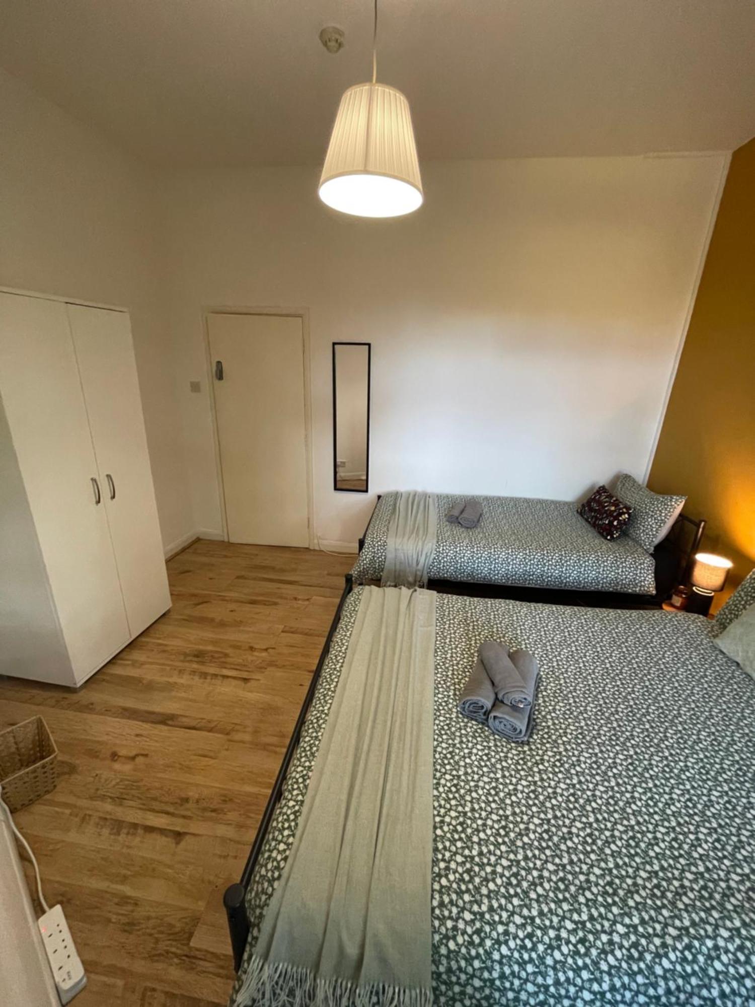 Contemporary Private Rooms Near Central Londra Dış mekan fotoğraf