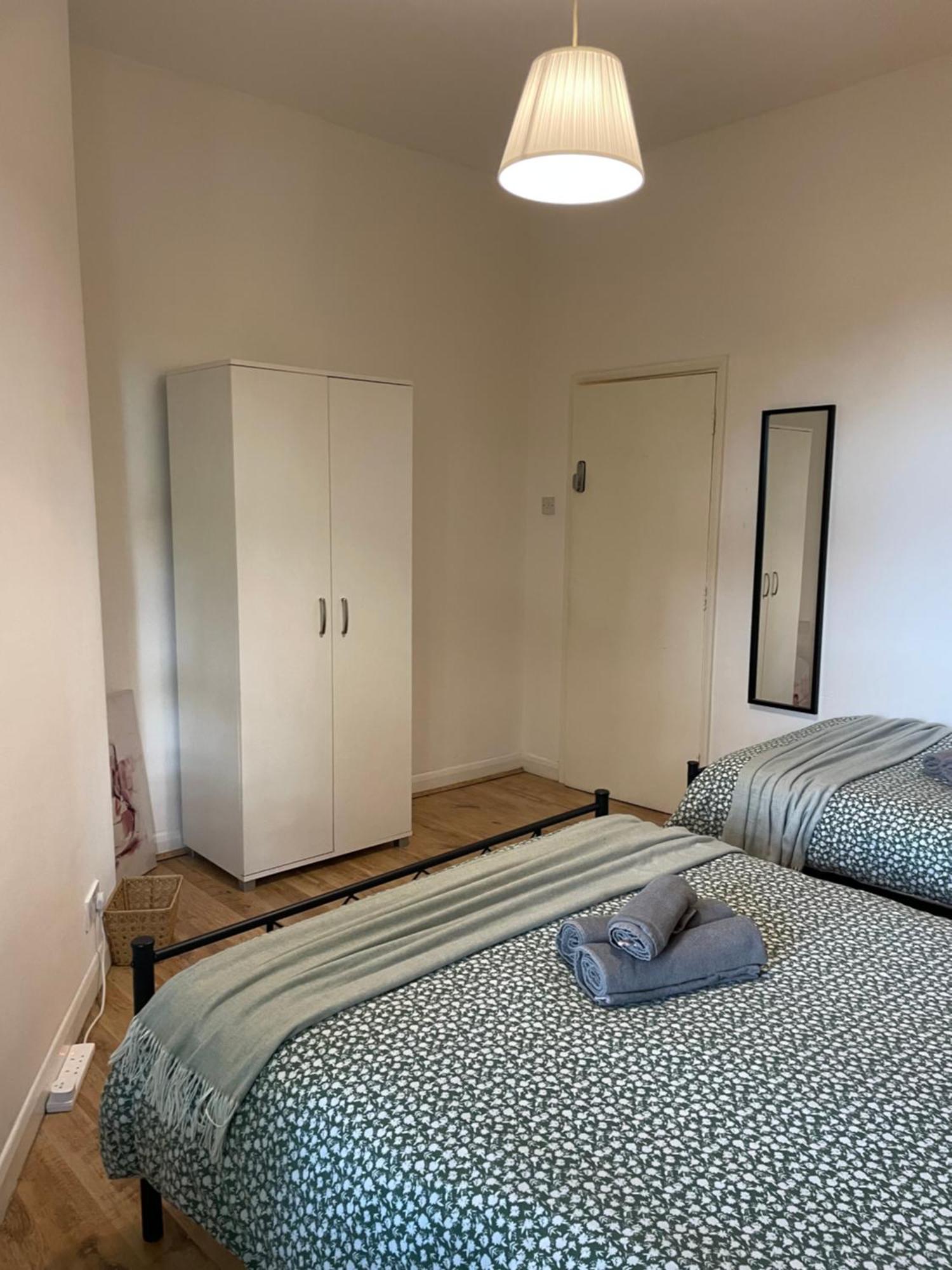Contemporary Private Rooms Near Central Londra Dış mekan fotoğraf