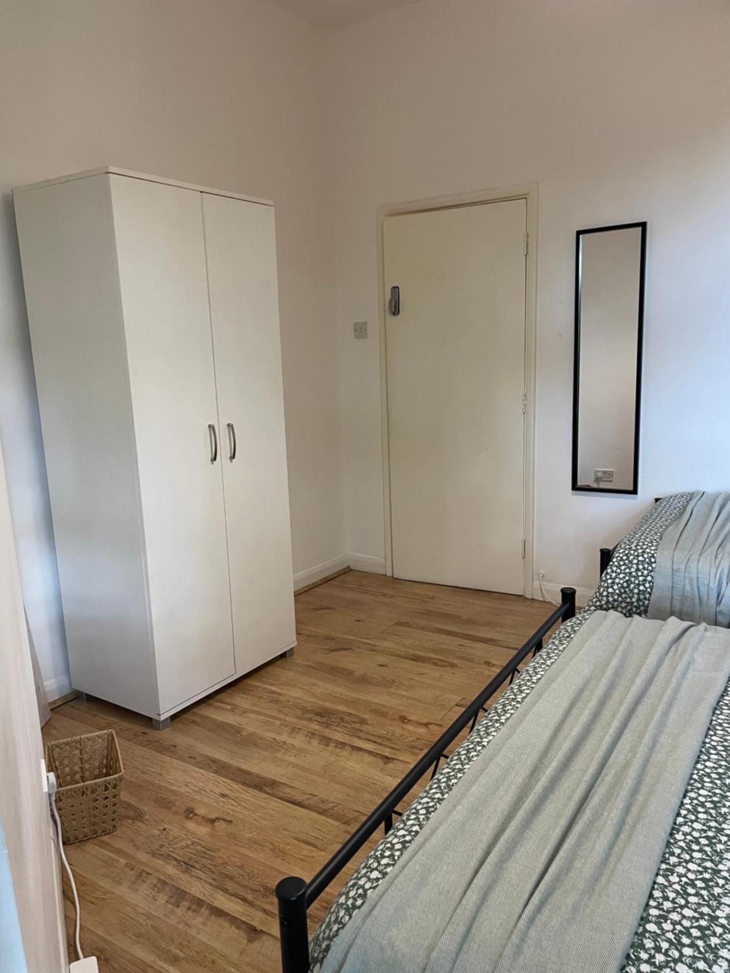 Contemporary Private Rooms Near Central Londra Dış mekan fotoğraf