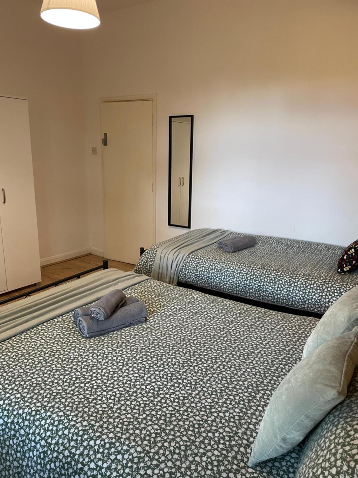 Contemporary Private Rooms Near Central Londra Dış mekan fotoğraf