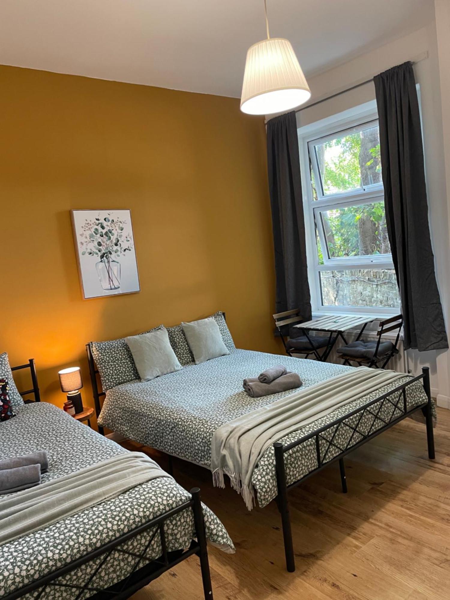 Contemporary Private Rooms Near Central Londra Dış mekan fotoğraf